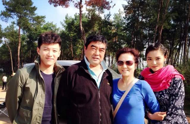 相爱15年，终于等到老公全网爆红了，她是真值得！-第8张图片-旧杳电影网