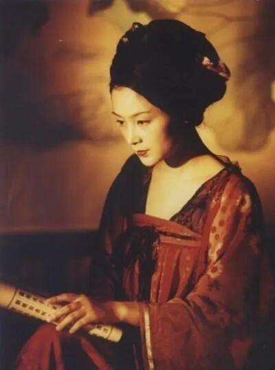 内地第一美人，也塌房了-第12张图片-旧杳电影网