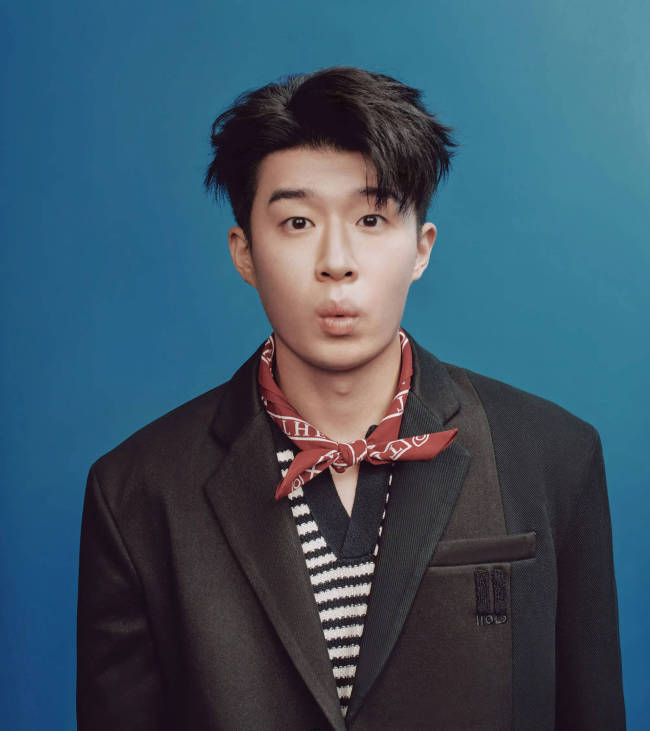 喜人雷淞然恋情曝光 与女友拥抱亲吻超甜蜜-第2张图片-旧杳电影网