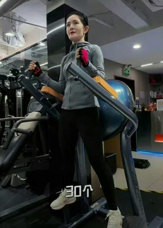 谢娜回应身材争议：用科学消解焦虑，让健康美成为女性的底气！-第1张图片-旧杳电影网