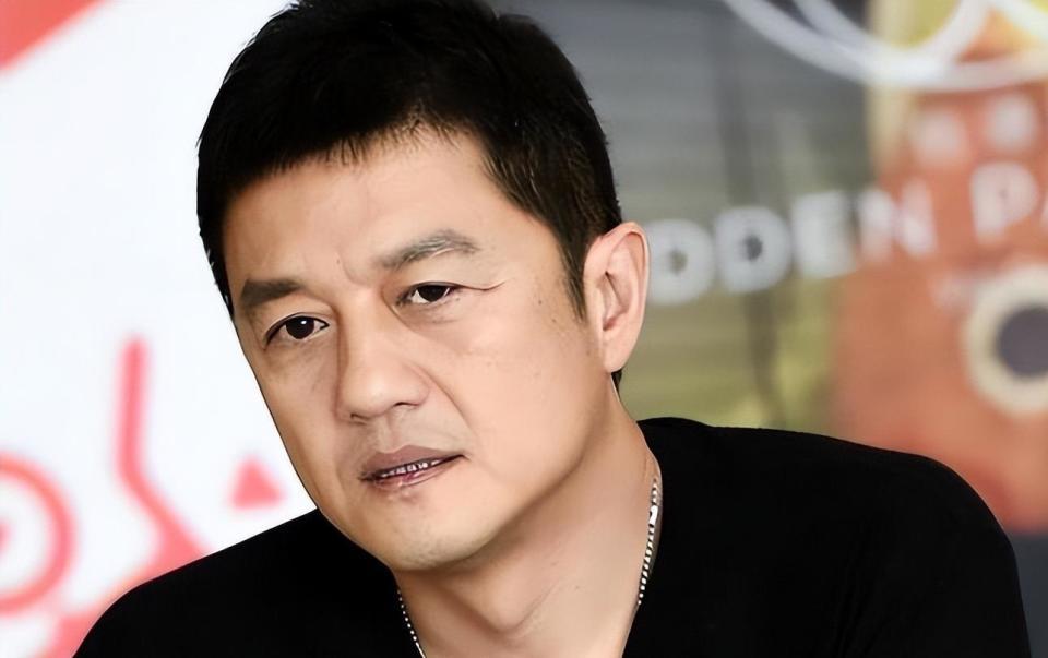 李亚鹏也没想到，自己早年救助小女孩的一个举动，竟让他口碑逆转-第6张图片-旧杳电影网