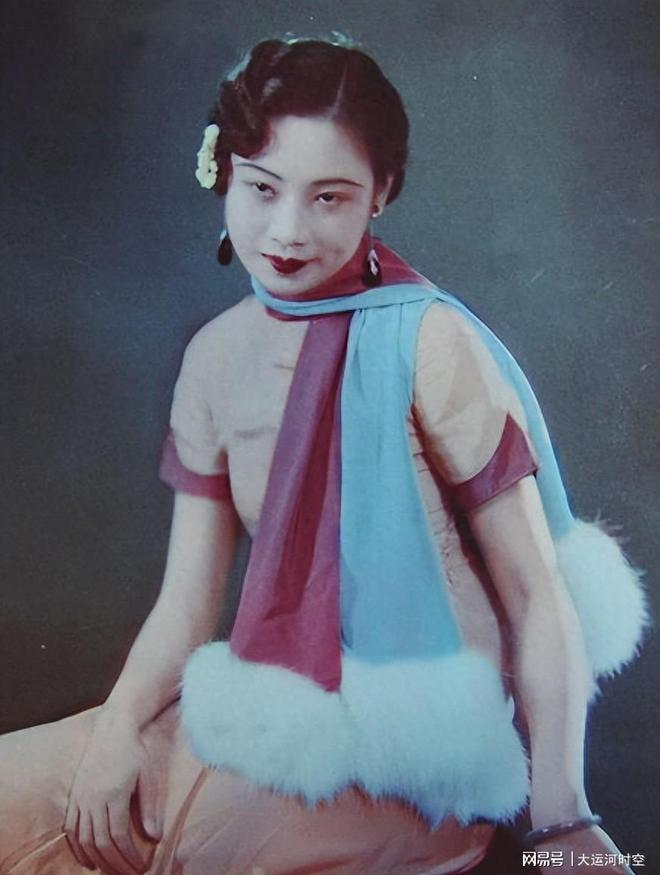 1964年，胡蝶回国的珍贵照片，人到中年气质优雅，岁月不败美人-第1张图片-旧杳电影网