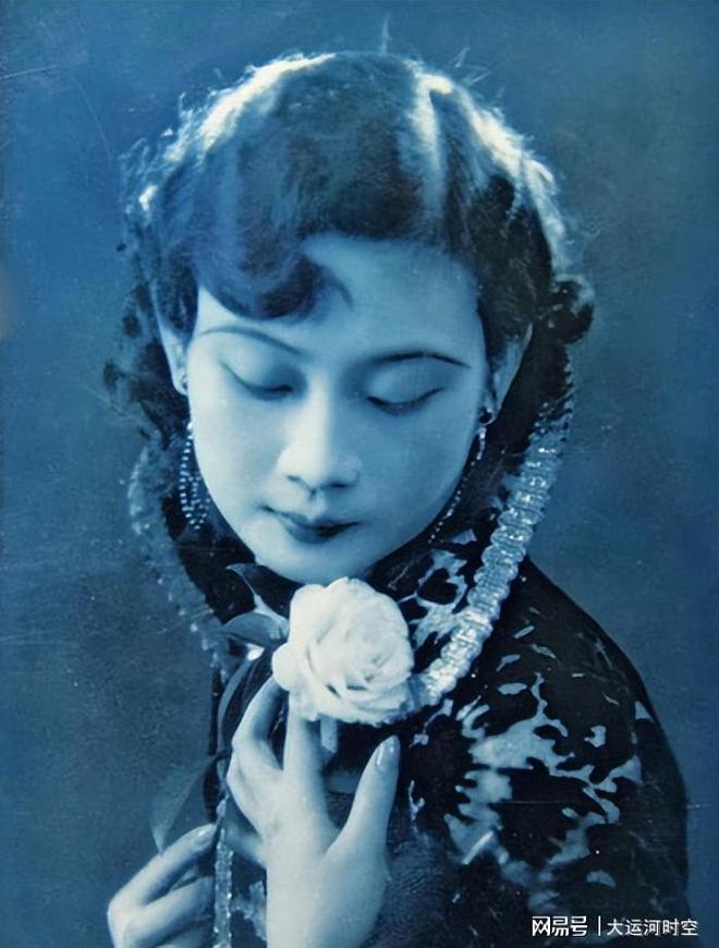 1964年，胡蝶回国的珍贵照片，人到中年气质优雅，岁月不败美人-第4张图片-旧杳电影网