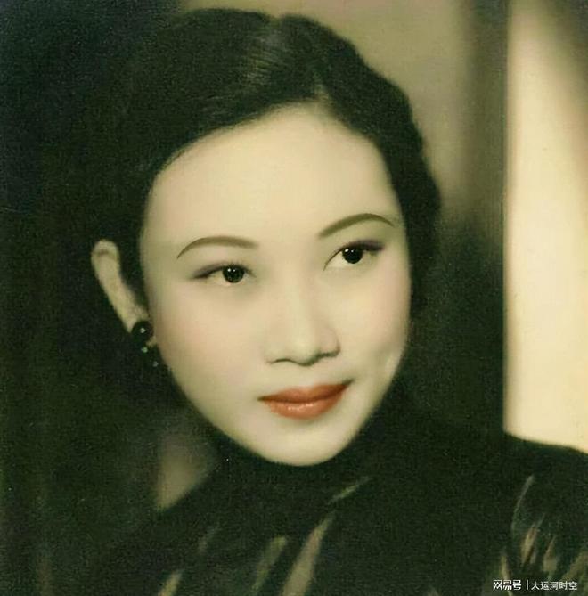1964年，胡蝶回国的珍贵照片，人到中年气质优雅，岁月不败美人-第3张图片-旧杳电影网