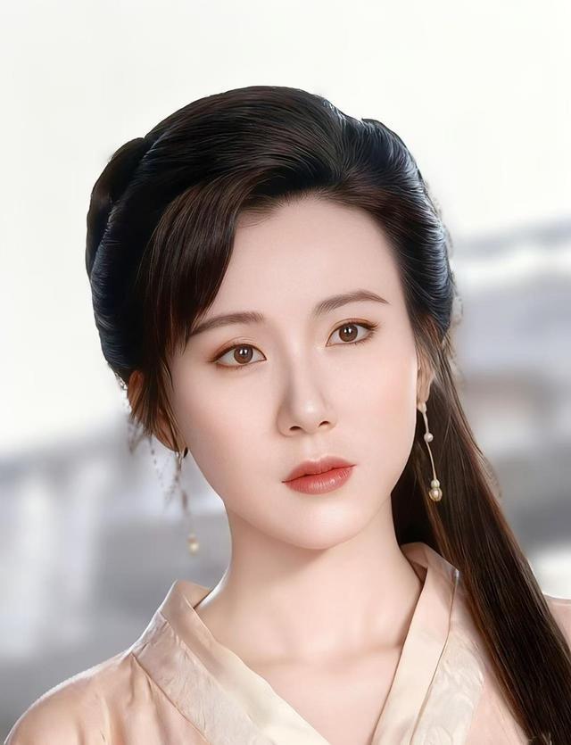 年轻风流成性，如今孤苦伶仃，57岁隐居台湾的萧蔷，开始沉迷礼佛-第7张图片-旧杳电影网