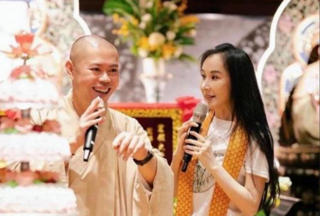 年轻风流成性，如今孤苦伶仃，57岁隐居台湾的萧蔷，开始沉迷礼佛-第17张图片-旧杳电影网