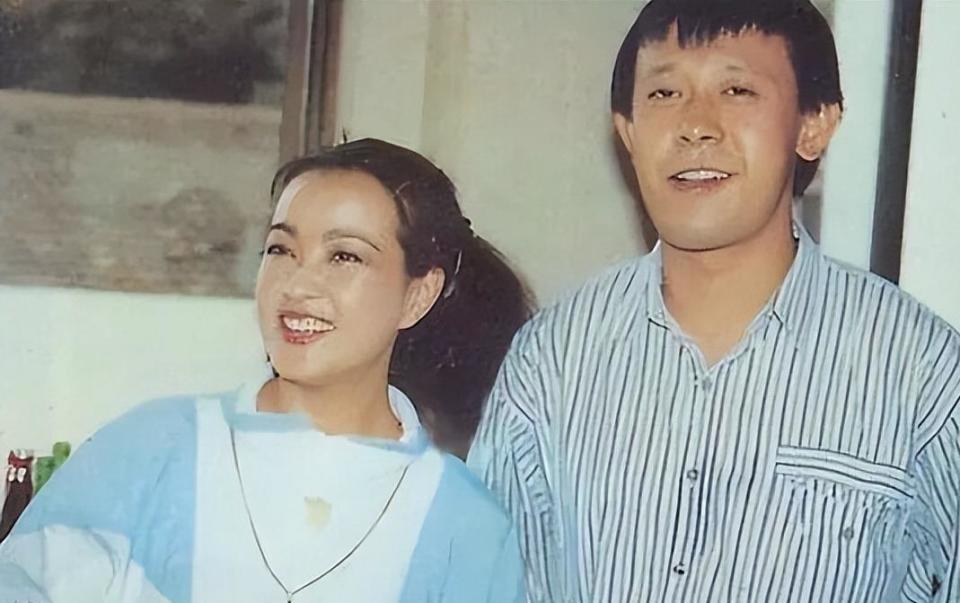 离婚34年，这次高调认爱的刘晓庆陈国军，联手给娱乐圈上了一课-第11张图片-旧杳电影网