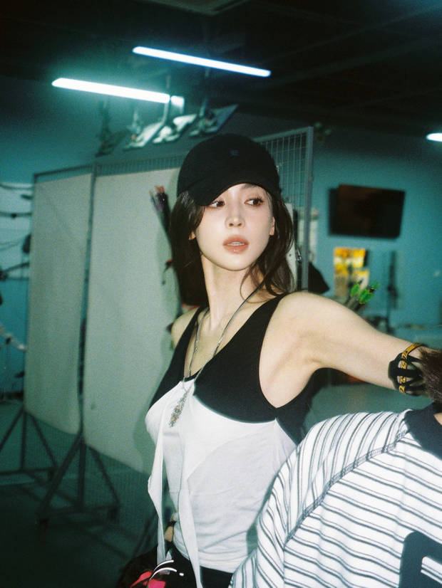 娜扎穿黑背心射箭手臂线条吸睛-第5张图片-旧杳电影网 娜扎穿黑背心射箭手臂线条吸睛-第5张图片-旧杳电影网