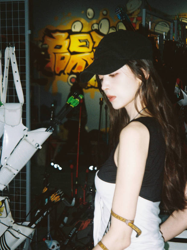 娜扎穿黑背心射箭手臂线条吸睛-第9张图片-旧杳电影网 娜扎穿黑背心射箭手臂线条吸睛-第9张图片-旧杳电影网