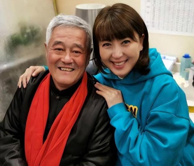 闫学晶道歉不到24小时，担心的一幕还是发生了，舆论反扑更加猛烈-第3张图片-旧杳电影网