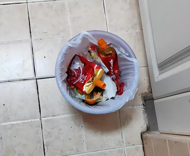 闫学晶道歉不到24小时，担心的一幕还是发生了，舆论反扑更加猛烈-第9张图片-旧杳电影网