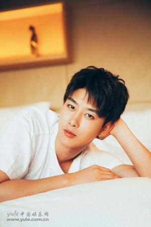 周艺轩-第1张图片-旧杳电影网