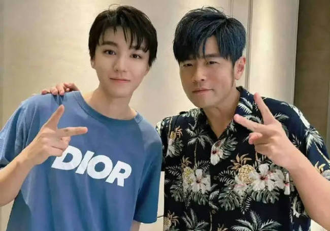 追星天花板！王俊凯连续11年发文为周杰伦庆生-第2张图片-旧杳电影网