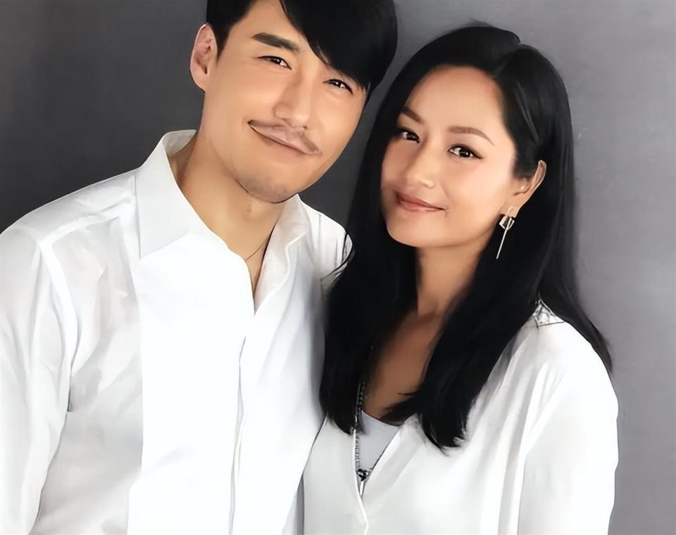 30年三次错过爱情,胡兵用一生的陪伴,给了瞿颖最稳妥的回应-第3张图片-旧杳电影网 30年三次错过爱情,胡兵用一生的陪伴,给了瞿颖最稳妥的回应-第3张图片-旧杳电影网