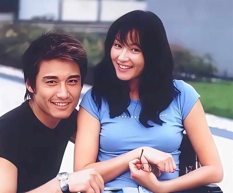 30年三次错过爱情,胡兵用一生的陪伴,给了瞿颖最稳妥的回应-第10张图片-旧杳电影网 30年三次错过爱情,胡兵用一生的陪伴,给了瞿颖最稳妥的回应-第10张图片-旧杳电影网