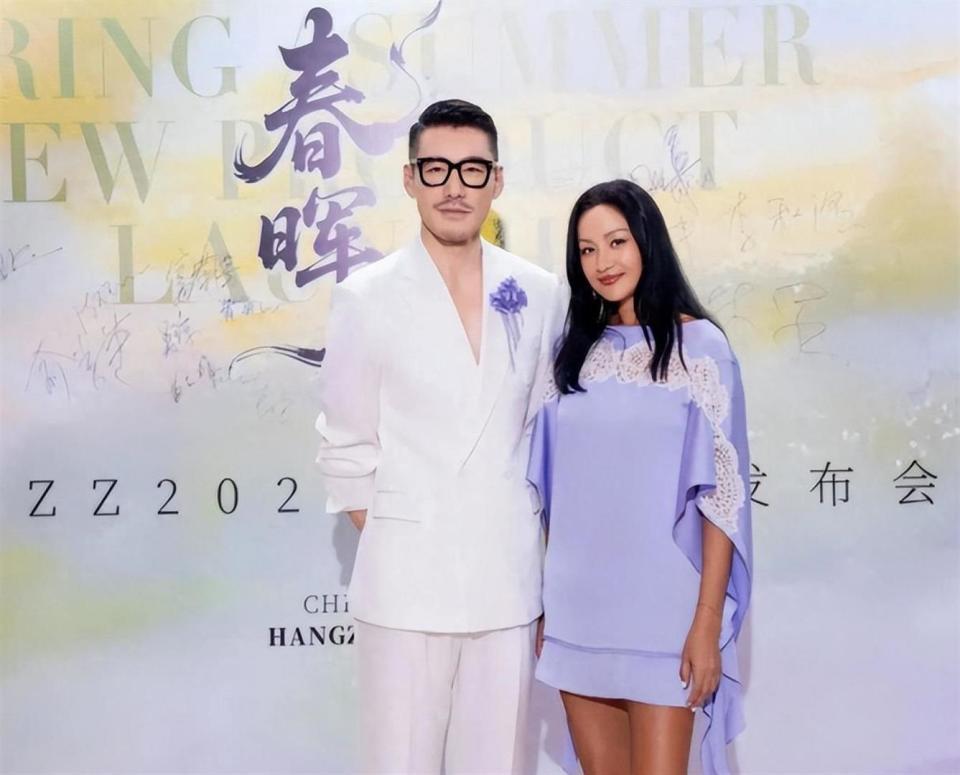 30年三次错过爱情,胡兵用一生的陪伴,给了瞿颖最稳妥的回应-第17张图片-旧杳电影网 30年三次错过爱情,胡兵用一生的陪伴,给了瞿颖最稳妥的回应-第17张图片-旧杳电影网