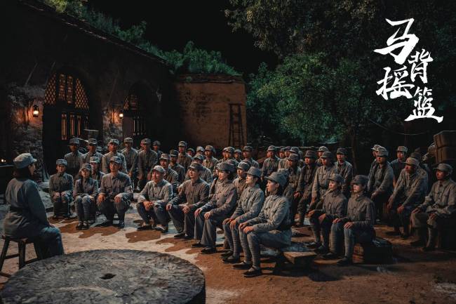 岳丽娜:从出品人到“康大姐”,以双重身份诠释《马背摇篮》的双重使命-第3张图片-旧杳电影网 岳丽娜:从出品人到“康大姐”,以双重身份诠释《马背摇篮》的双重使命-第3张图片-旧杳电影网