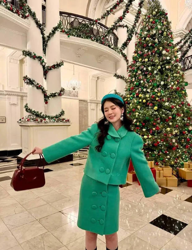 乔欣红绿撞色穿搭贵气千金范十足-第3张图片-旧杳电影网