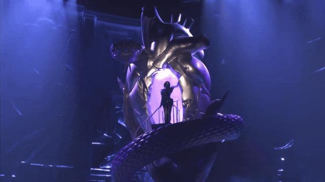 她花了9亿开了场“阴间”演唱会，被举报了，还赔了3亿？-第11张图片-旧杳电影网