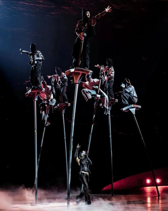 她花了9亿开了场“阴间”演唱会，被举报了，还赔了3亿？-第24张图片-旧杳电影网