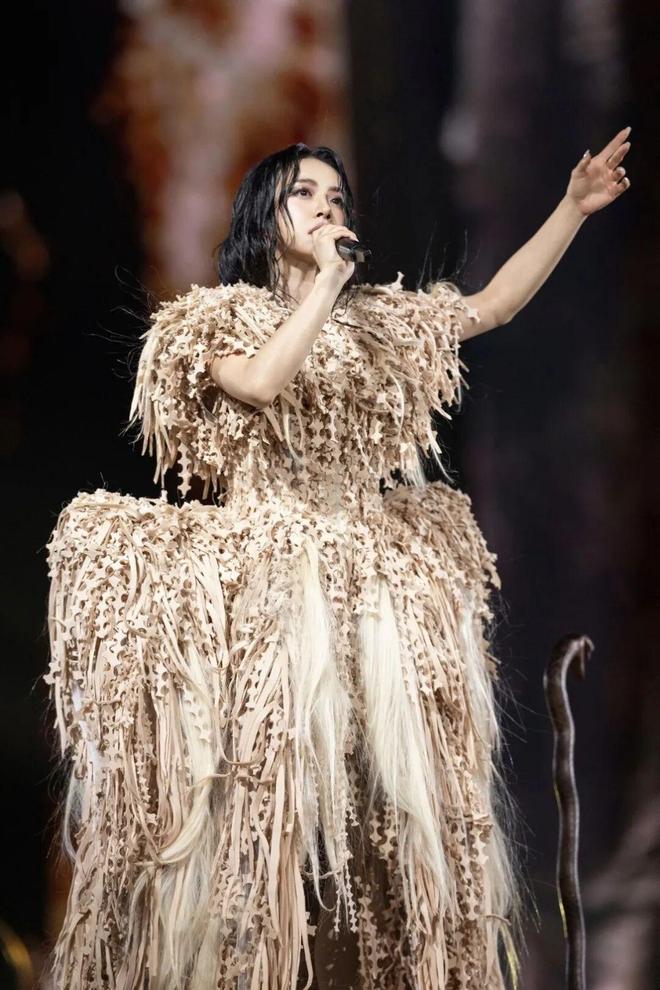 她花了9亿开了场“阴间”演唱会，被举报了，还赔了3亿？-第38张图片-旧杳电影网