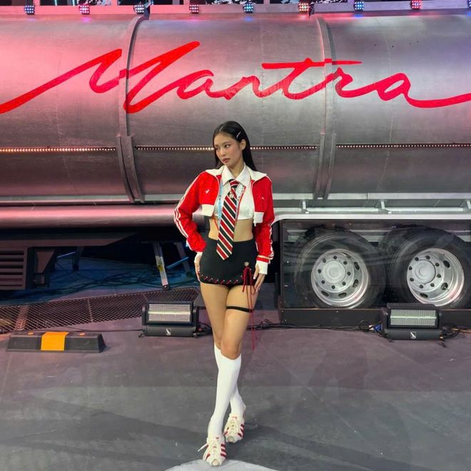 她花了9亿开了场“阴间”演唱会，被举报了，还赔了3亿？-第75张图片-旧杳电影网