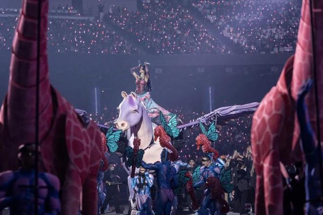 她花了9亿开了场“阴间”演唱会，被举报了，还赔了3亿？-第81张图片-旧杳电影网