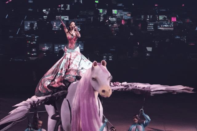 她花了9亿开了场“阴间”演唱会，被举报了，还赔了3亿？-第82张图片-旧杳电影网