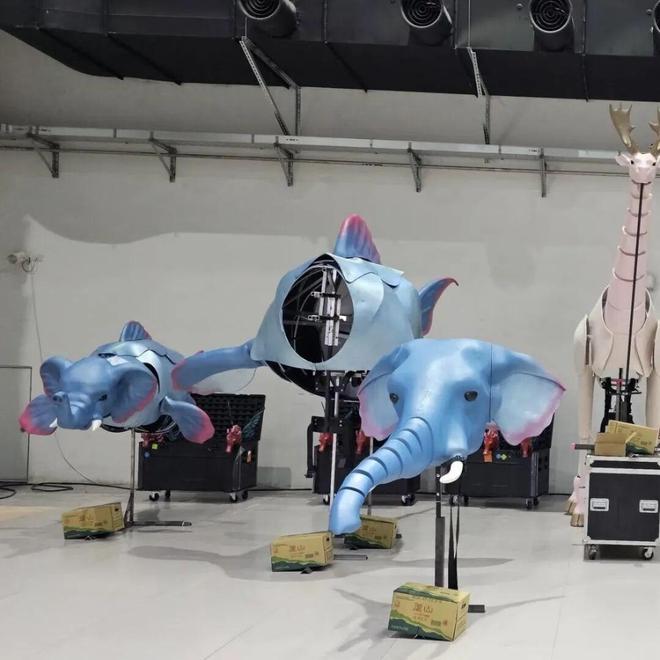 她花了9亿开了场“阴间”演唱会，被举报了，还赔了3亿？-第86张图片-旧杳电影网