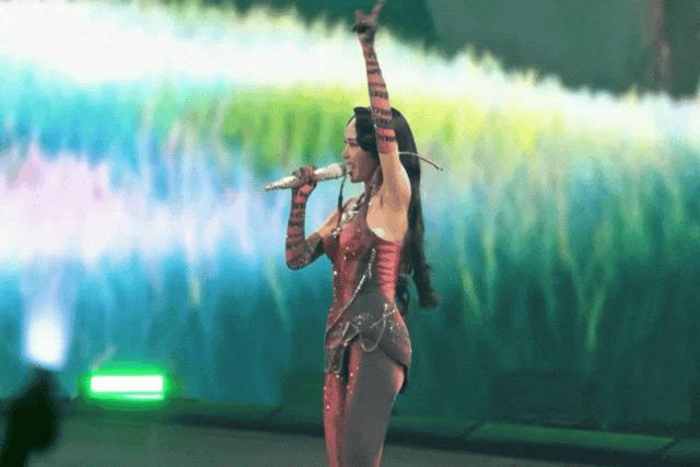 她花了9亿开了场“阴间”演唱会，被举报了，还赔了3亿？-第93张图片-旧杳电影网