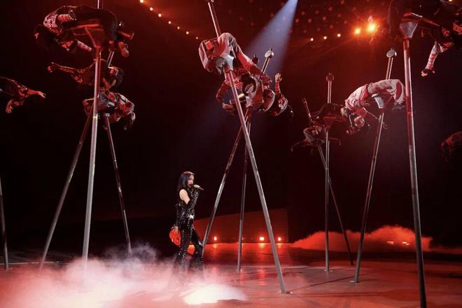 她花了9亿开了场“阴间”演唱会，被举报了，还赔了3亿？-第104张图片-旧杳电影网