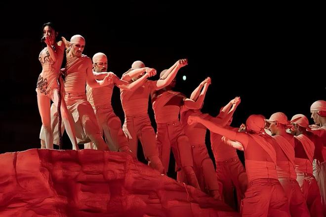 她花了9亿开了场“阴间”演唱会，被举报了，还赔了3亿？-第106张图片-旧杳电影网