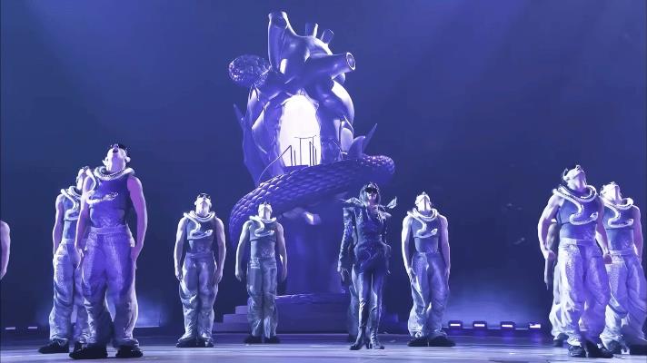 她花了9亿开了场“阴间”演唱会，被举报了，还赔了3亿？-第111张图片-旧杳电影网