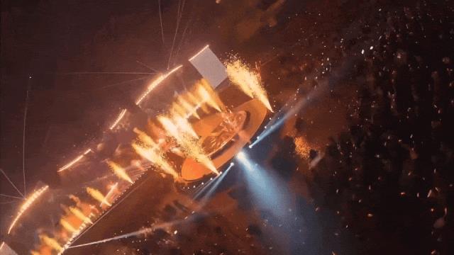 她花了9亿开了场“阴间”演唱会，被举报了，还赔了3亿？-第113张图片-旧杳电影网