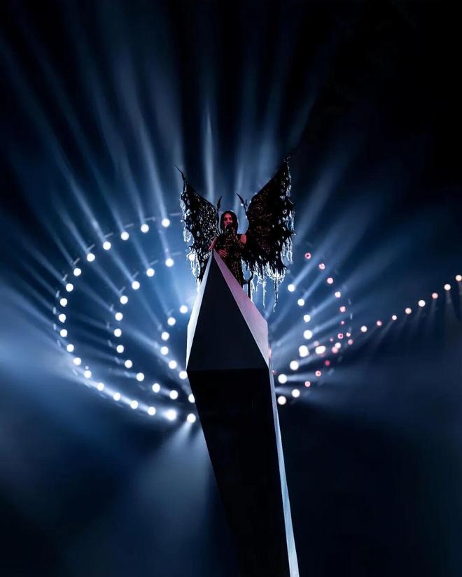 她花了9亿开了场“阴间”演唱会，被举报了，还赔了3亿？-第115张图片-旧杳电影网