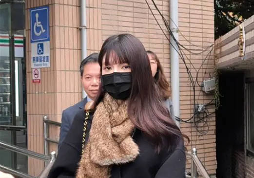 王大陆庭上自称“在当兵”引困惑！否认教唆查询个资-第2张图片-旧杳电影网