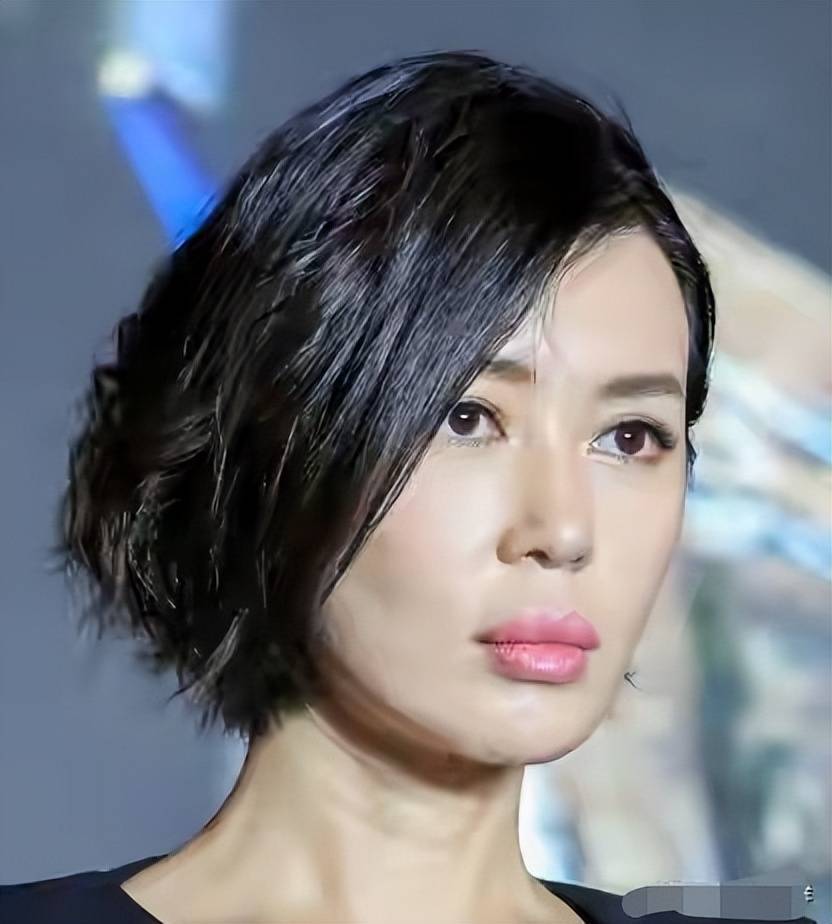 王全安也想不到,默默跟了他10年的余男,走了一条他不敢想的大道-第7张图片-旧杳电影网 王全安也想不到,默默跟了他10年的余男,走了一条他不敢想的大道-第7张图片-旧杳电影网