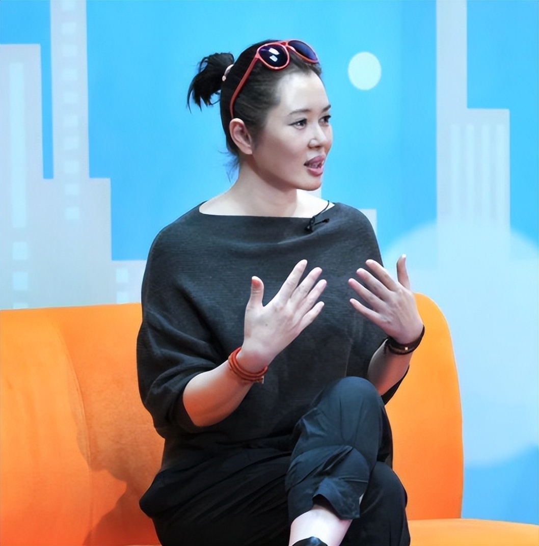 王全安也想不到,默默跟了他10年的余男,走了一条他不敢想的大道-第14张图片-旧杳电影网 王全安也想不到,默默跟了他10年的余男,走了一条他不敢想的大道-第14张图片-旧杳电影网