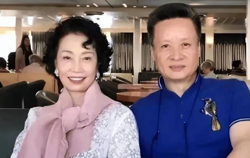 内娱最深情的男人是他！娶15岁爱上的女孩，陪妻子抗癌36年不离不弃-第7张图片-旧杳电影网