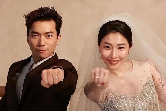 热搜第一！演员夫妻被控开车撞死老奶奶，拉黑遗属，现场视频曝光-第2张图片-旧杳电影网