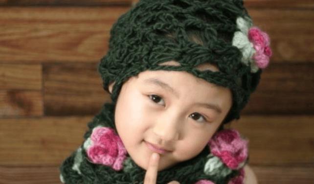 她是6岁被成龙抱上春晚的萌娃，也是14岁因为太丑被嘲讽退圈的童星，如今24岁的陆子艺美的惊人-第7张图片-旧杳电影网