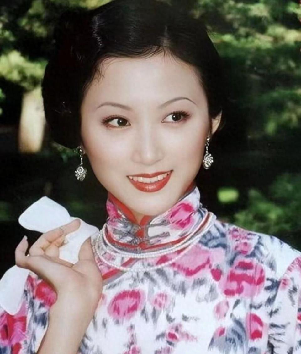 刘佳佳被传去世多年后露面，首晒母子合照，儿子五官像妈妈很帅气-第1张图片-旧杳电影网