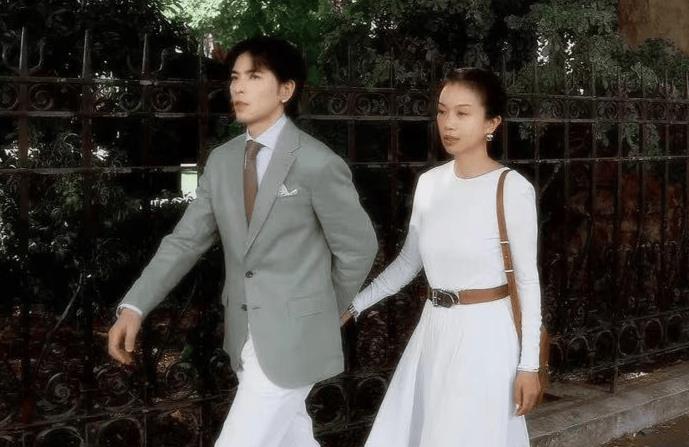 萧敬腾岳父追思会今举行 林有慧设计白色花海寄托哀思-第1张图片-旧杳电影网 萧敬腾岳父追思会今举行 林有慧设计白色花海寄托哀思-第1张图片-旧杳电影网