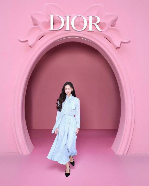 小S二女儿Lily身姿窈窕 笑容甜美气质优雅-第4张图片-旧杳电影网