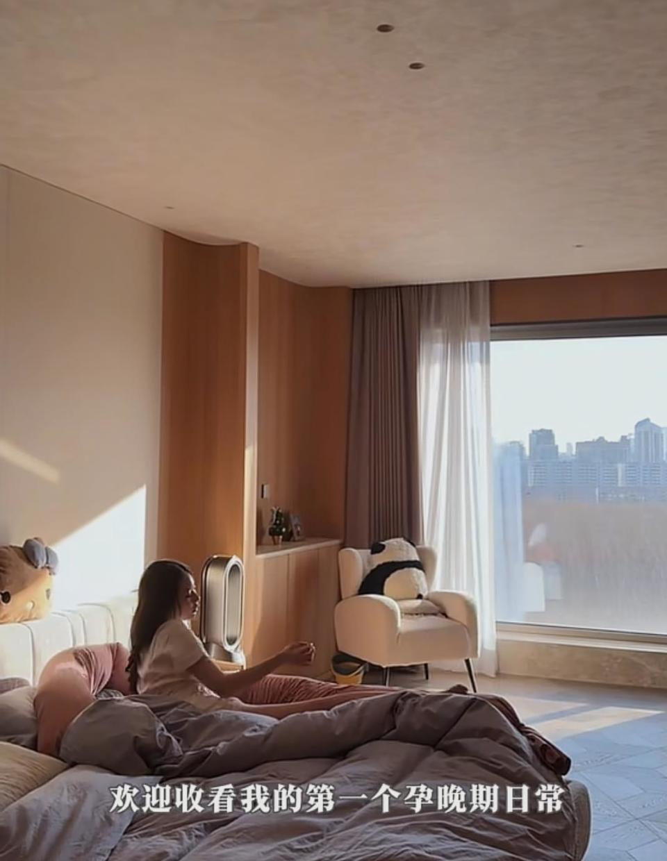 马筱梅拍孕妇写真,露出大孕肚后惹来不少争议!网友:铁定是女孩-第3张图片-旧杳电影网 马筱梅拍孕妇写真,露出大孕肚后惹来不少争议!网友:铁定是女孩-第3张图片-旧杳电影网