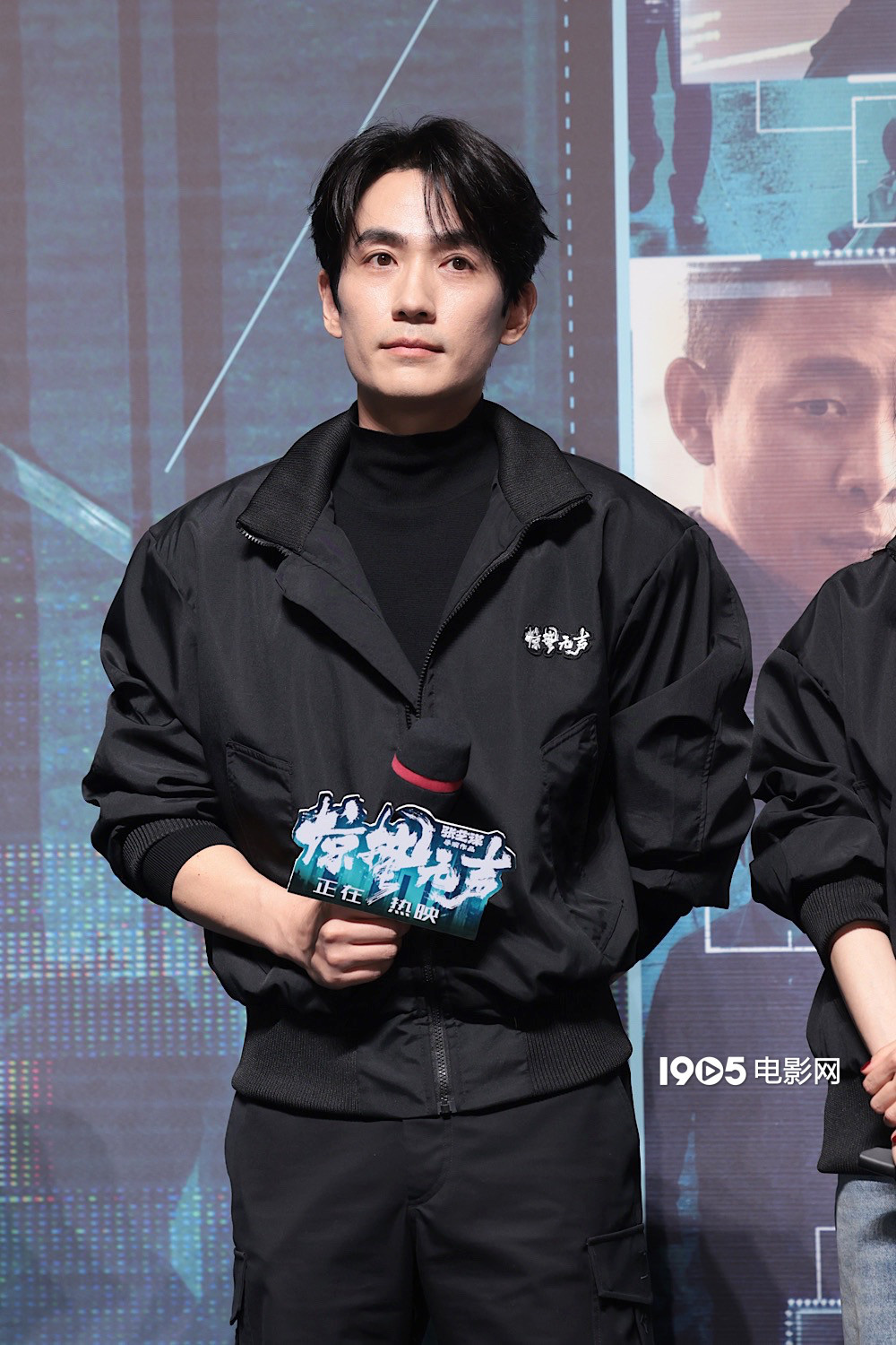 《惊蛰无声》见面会 朱一龙回应搭戏诗诗和师姐-第4张图片-旧杳电影网