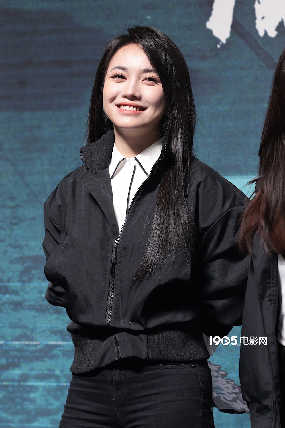 《惊蛰无声》见面会 朱一龙回应搭戏诗诗和师姐-第10张图片-旧杳电影网