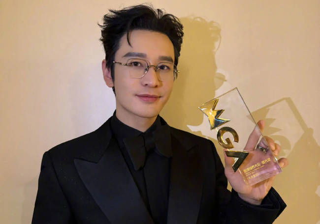 黄晓明自曝拍戏受伤经历 曾高空坠落致6根脚骨粉碎-第2张图片-旧杳电影网