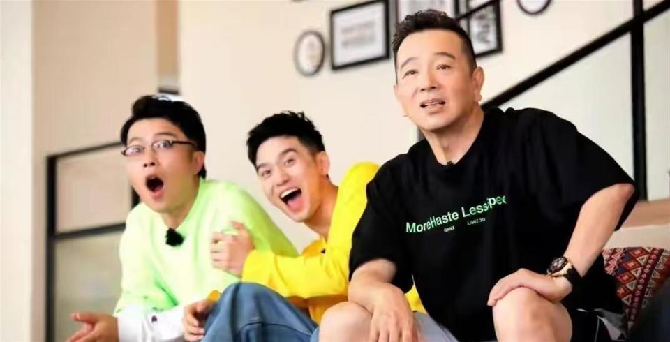 明明不差钱，却节俭到倪萍都看不下去，零绯闻的他戏里戏外反差大-第13张图片-旧杳电影网