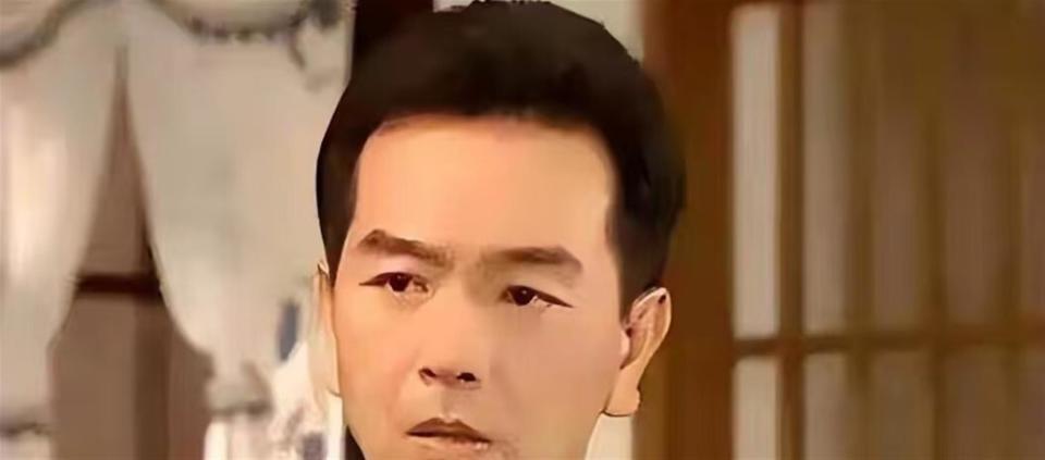 明明不差钱，却节俭到倪萍都看不下去，零绯闻的他戏里戏外反差大-第18张图片-旧杳电影网